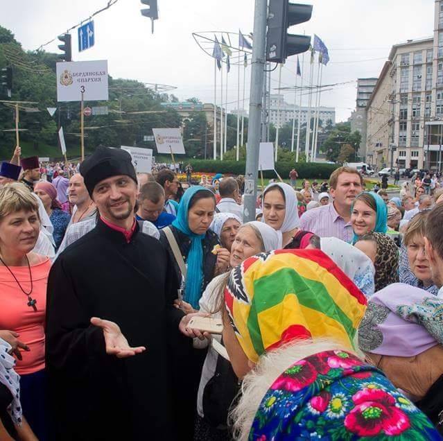 Останній перед Пасхою Страсний тиждень насичений рядом традицій та повір’їв, що з них дійсно від церкви, а що просто звичаї, які склалися не одним поколінням українців і які ми бережемо, аби передати нашим нащадкам. Розібратися в цьому «Вечірці» допоміг протидиякон Микола Михайленко Черкаської єпархії Української православної церкви.