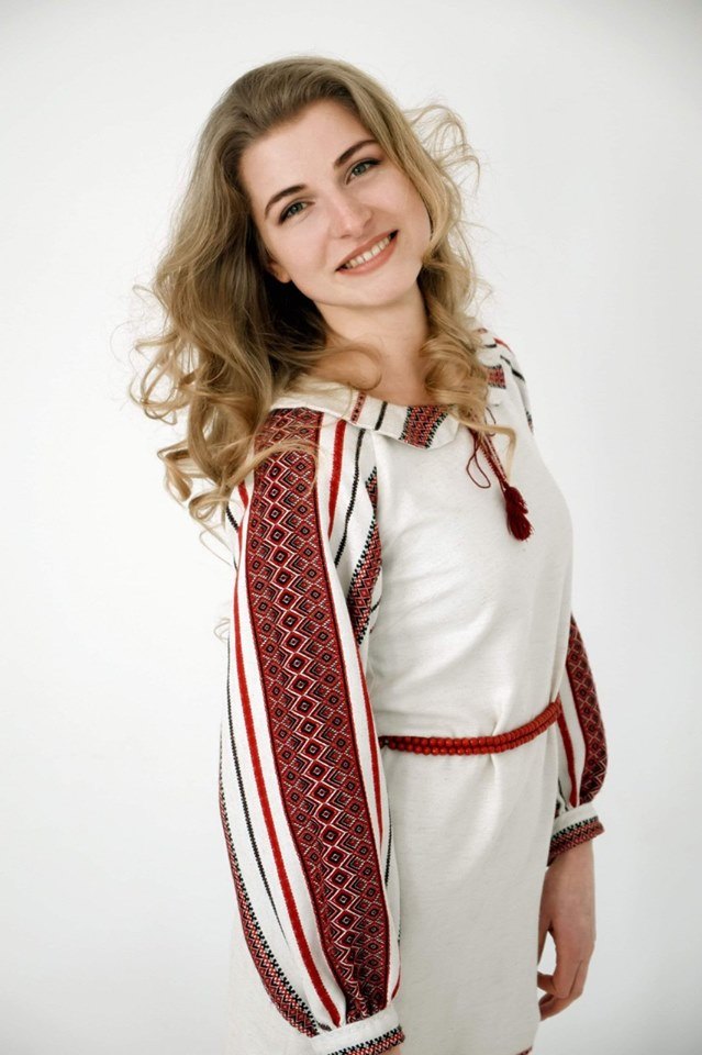 Жінка працює моделлю три роки